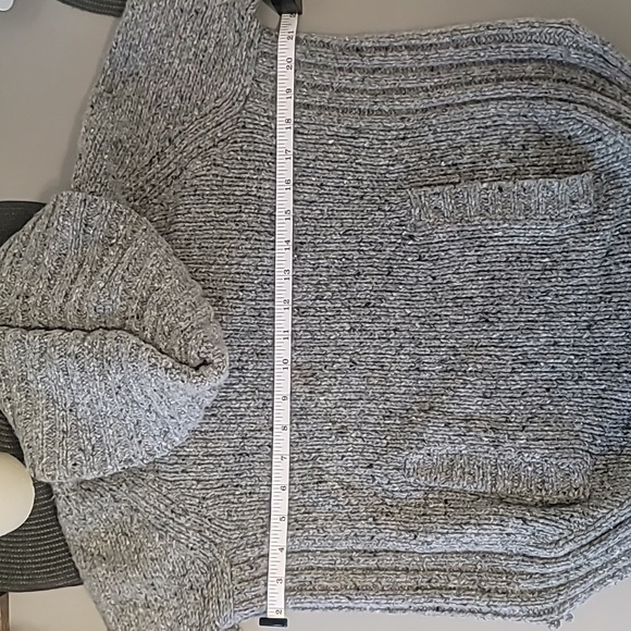 🍁HAPPY FALL🍁BEAUTIFUL CYNTHIA ROWLEY SPORTY GRAY SWEATER! - Picture 6 of 9